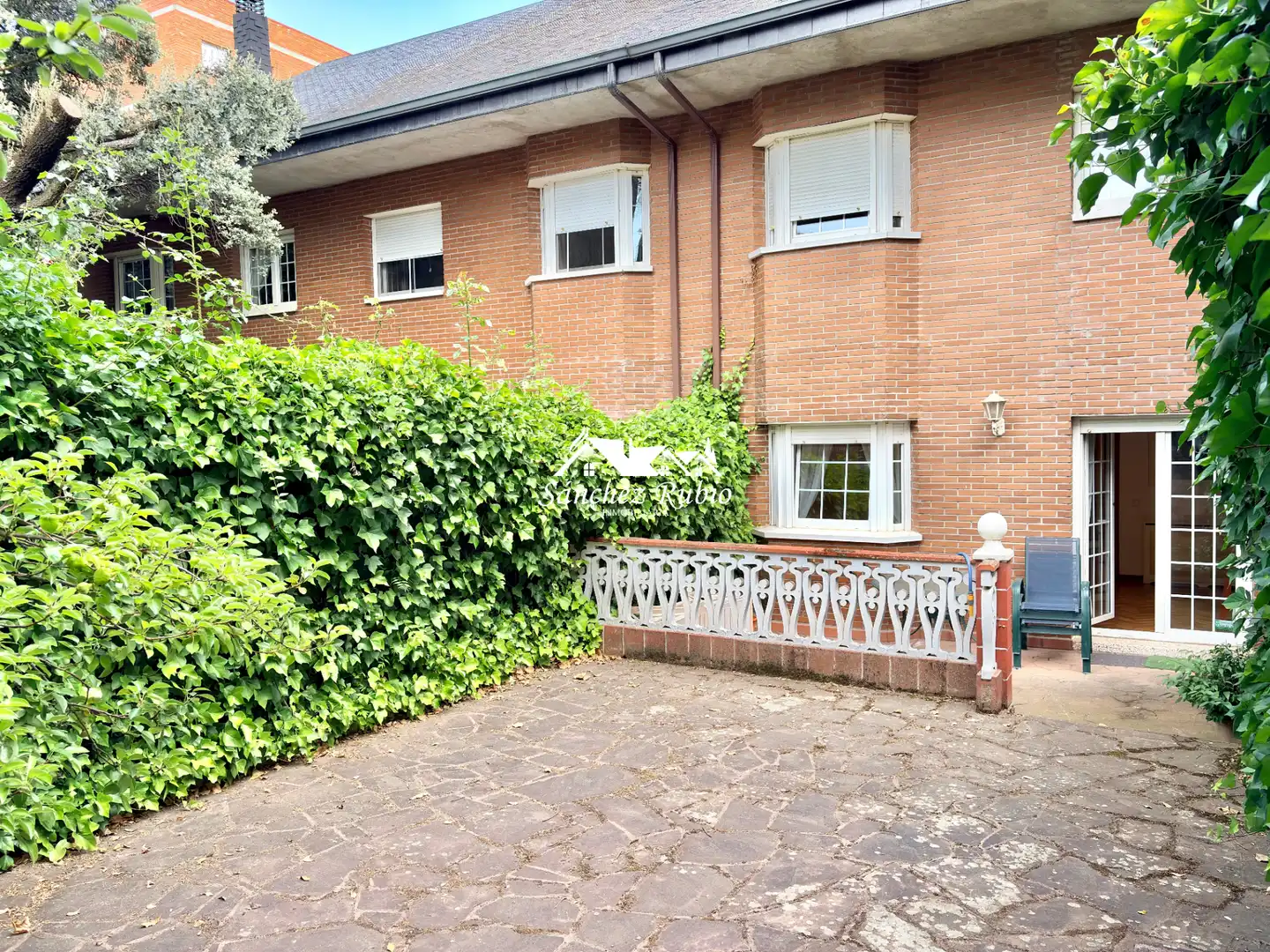 Garten von Einfamilien-Reihenhaus zur Miete in Torrelodones mit Heizung, Privatgarten und Parkett