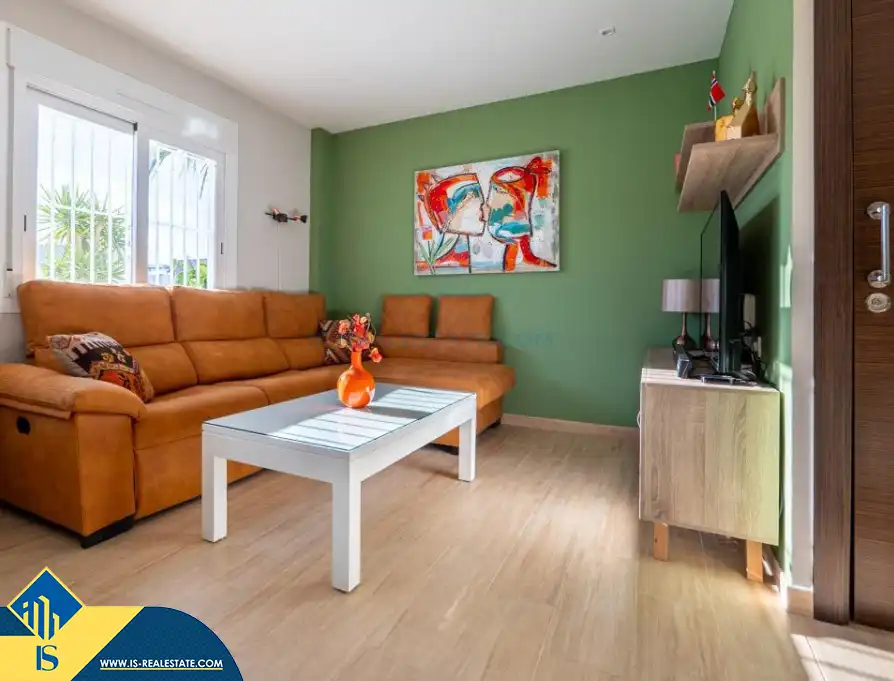 Sala de estar de Dúplex en venta en Torrevieja con Terraza, Amueblado y Piscina comunitaria
