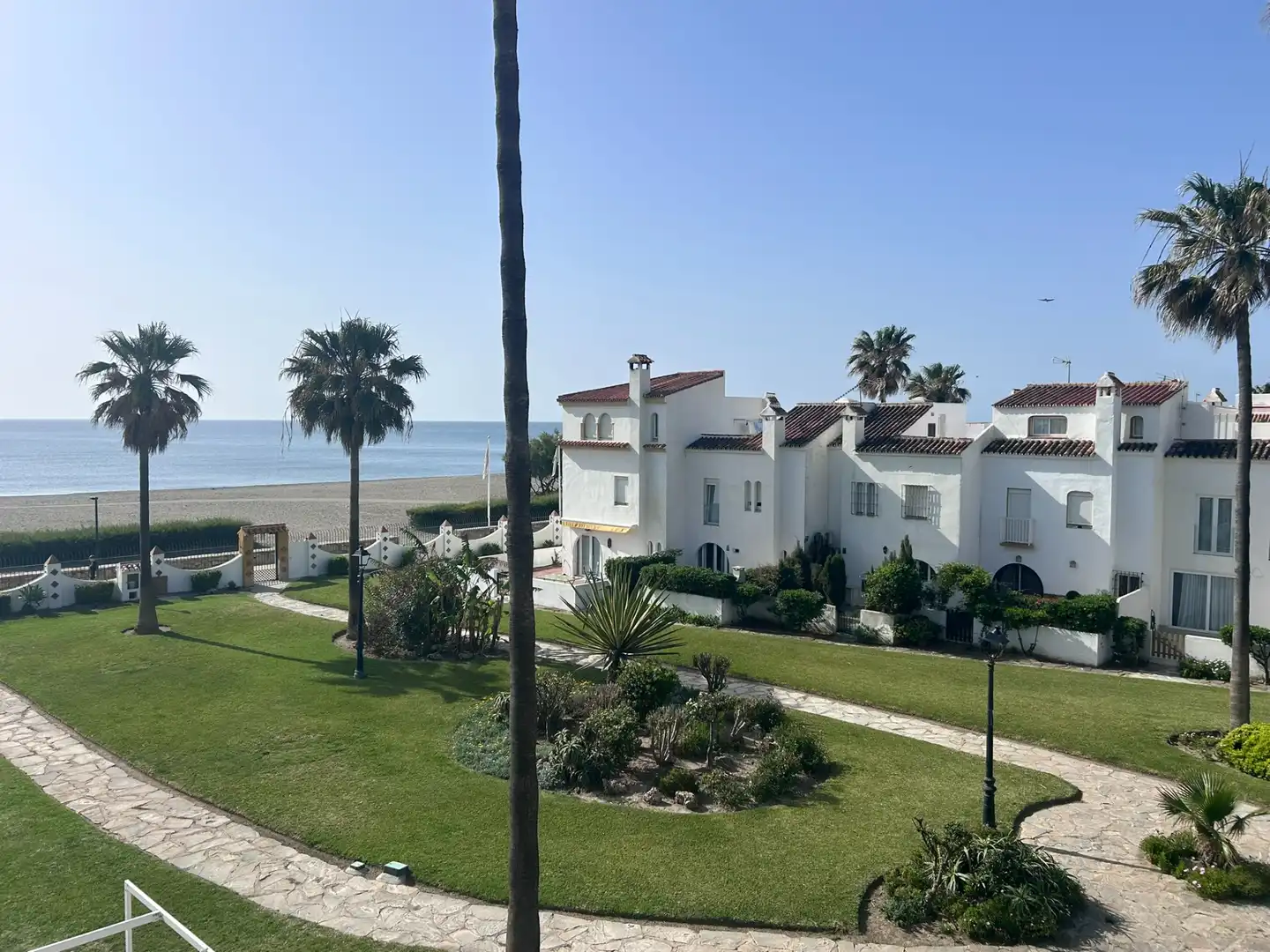 Vista exterior de Casa adosada en venta en Casares con Terraza, Amueblado y Alarma