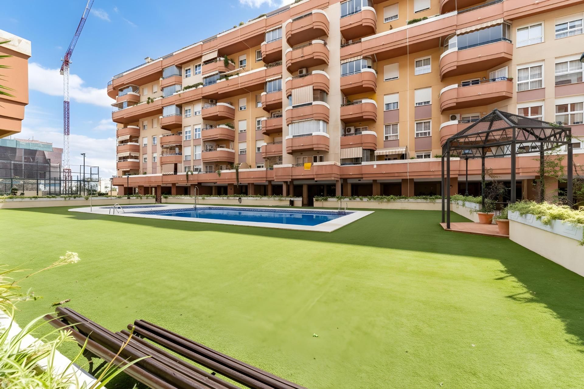 Vista exterior de Apartament en venda en Málaga Capital amb Aire condicionat, Traster i Piscina comunitària