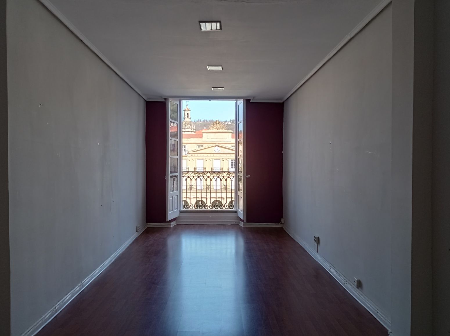 Dormitori de Oficina de lloguer en Bilbao  amb Terrassa