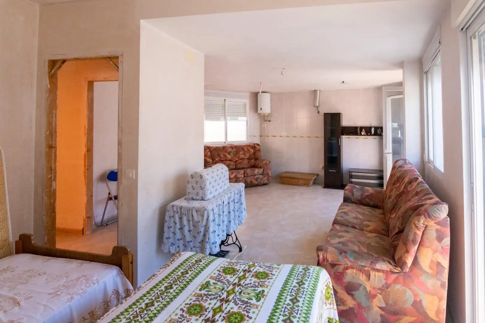 Sala d'estar de Casa o xalet en venda en Fuentes de Ayódar amb Terrassa, Traster i Balcó