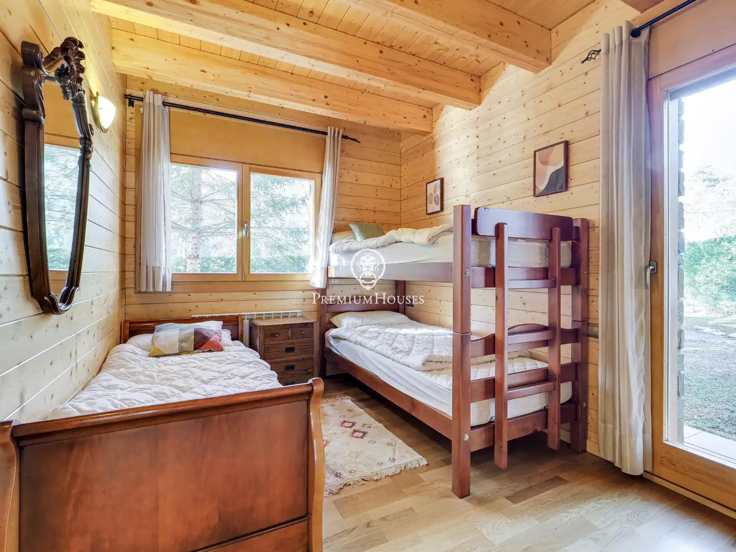 Dormitori de Casa o xalet en venda en Alp amb Calefacció, Jardí privat i Parquet