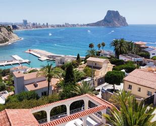 Vista exterior de Casa o xalet en venda en Calpe / Calp amb Aire condicionat, Jardí privat i Traster