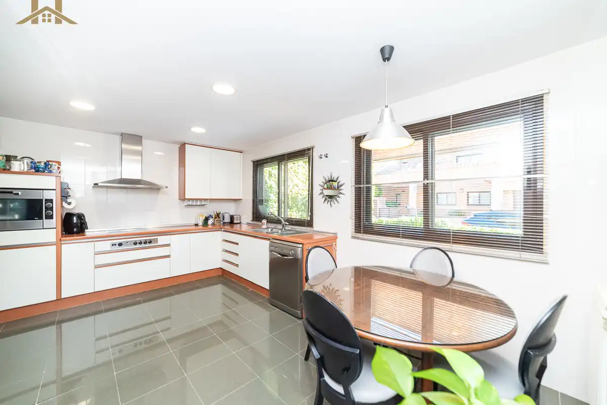 Kitchen of Detached homes for sale in Villanueva del Pardillo  with Air Conditioner, Heating and Private garden