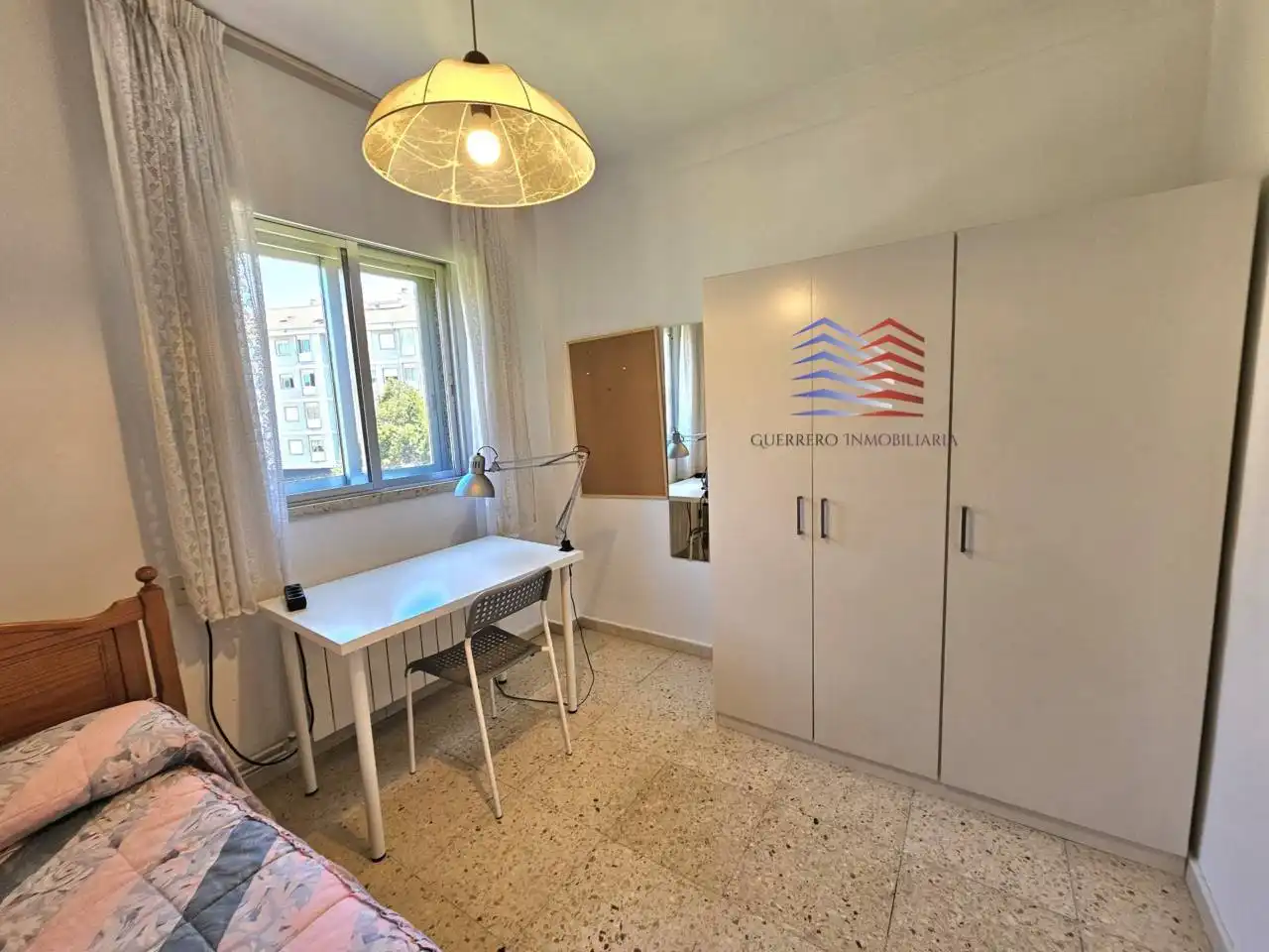 Habitación de Piso de alquiler en Ourense Capital  con Calefacción y Amueblado