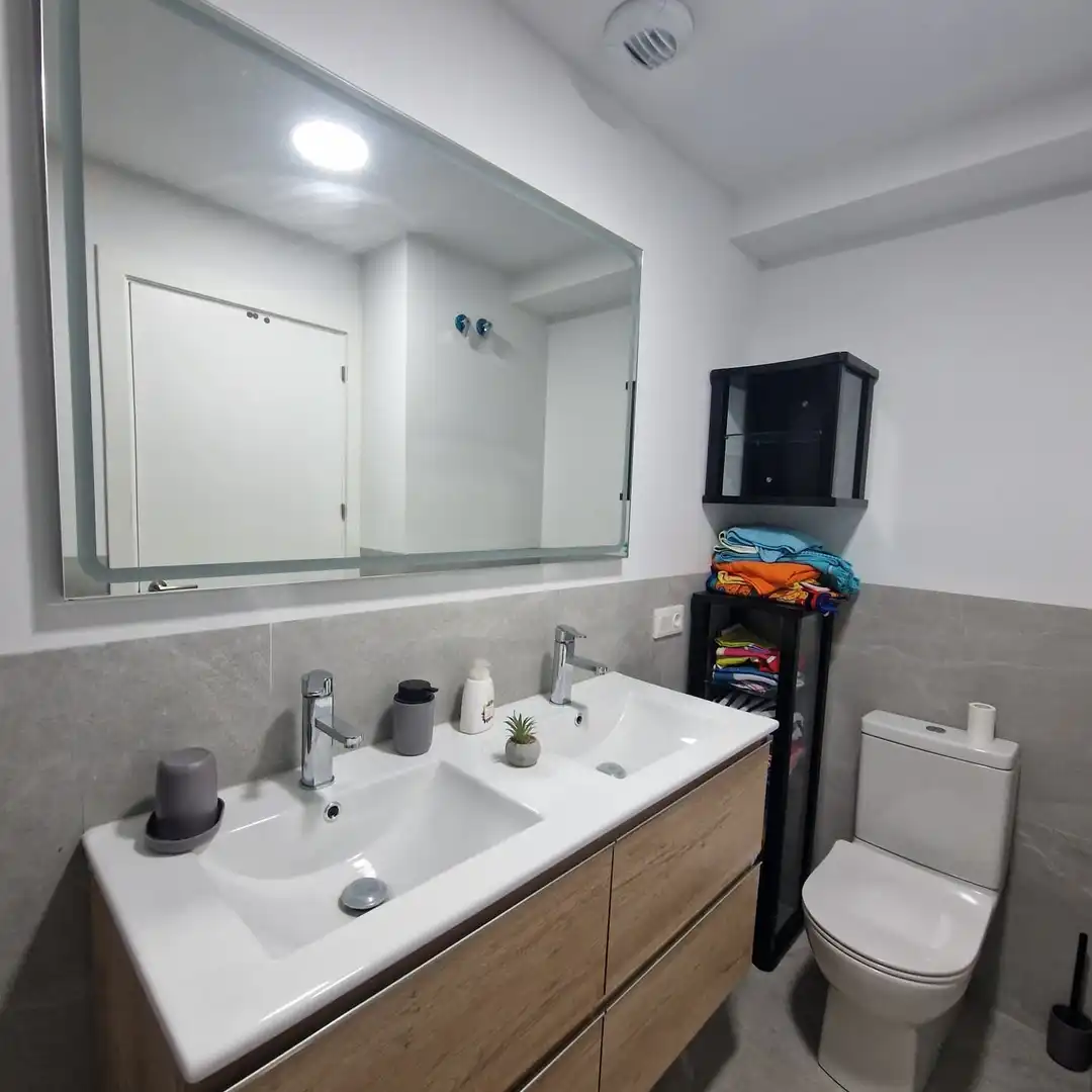Bathroom of Flat for sale in Málaga  with Air Conditioner, Storage room and Furnished