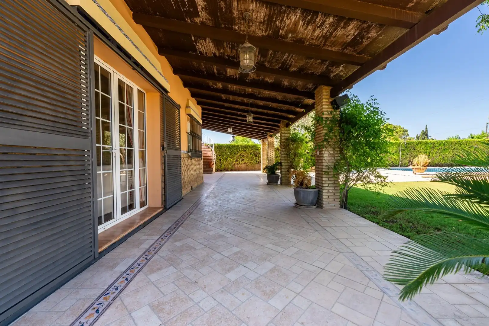 Detached house with pool for sale in Calle de los Tulipanes, imagen 4