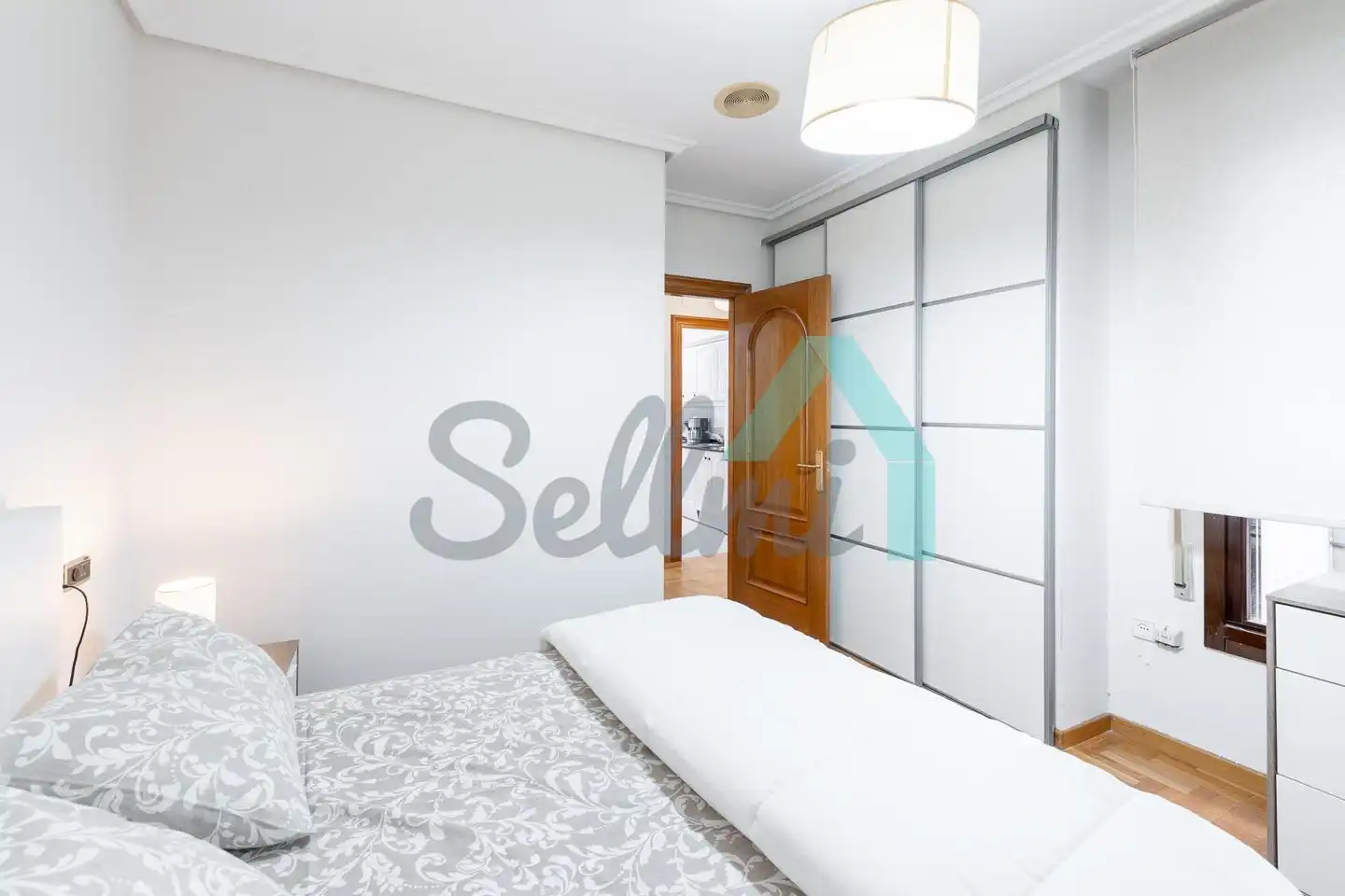 Bedroom of Flat for rent in Gijón   with Heating, Parquet flooring and Furnished