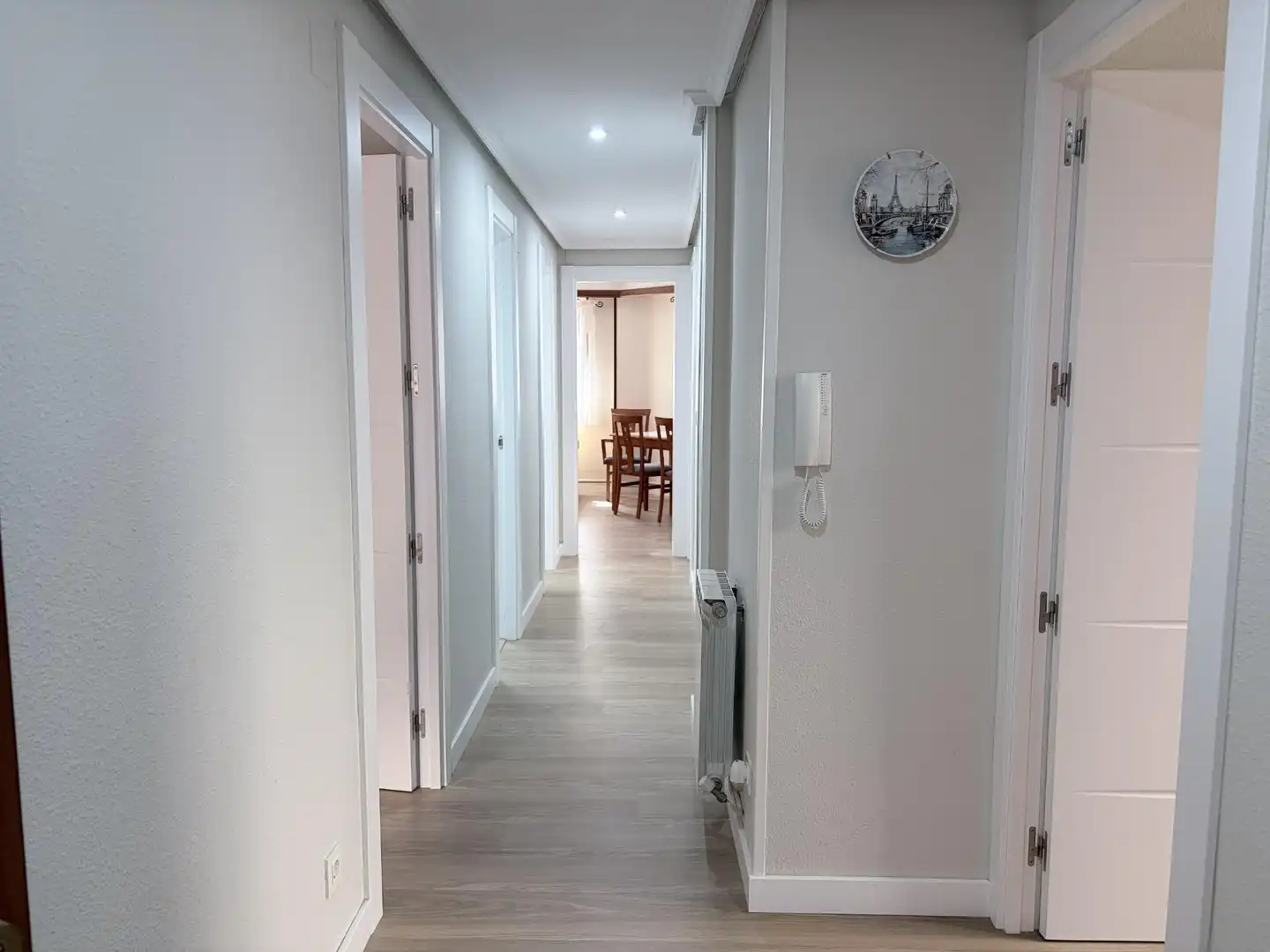 Wohnung zur Miete in Zaragoza mit Klimaanlage, Heizung und Terrasse