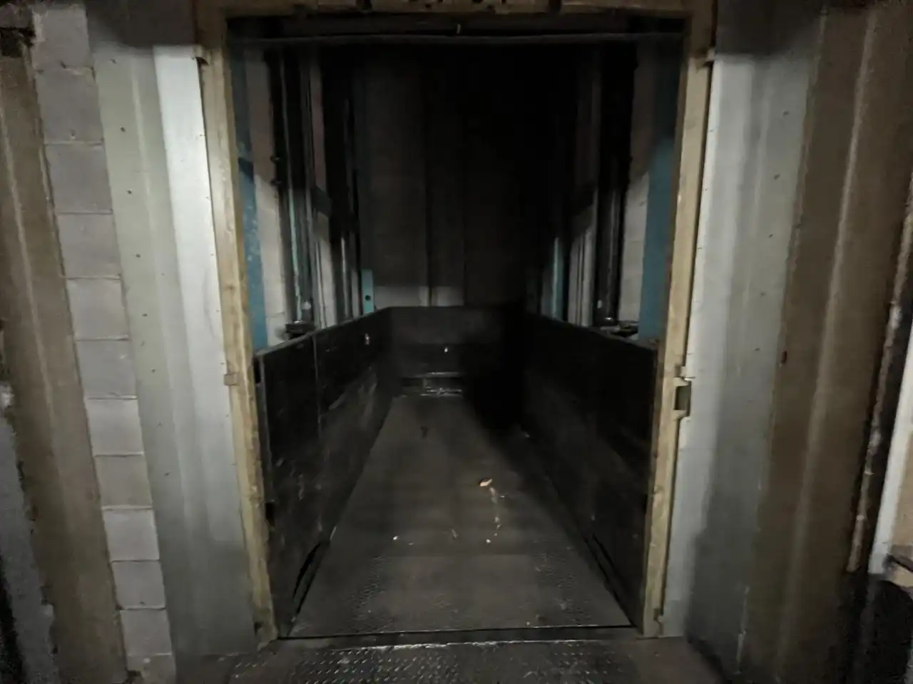 Nave industrial en venta en Manlleu con Alarma