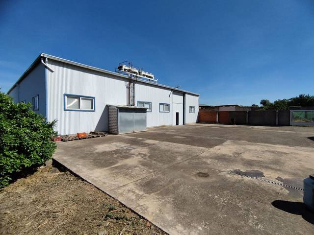 Nave industrial en Venta en Montehermoso
