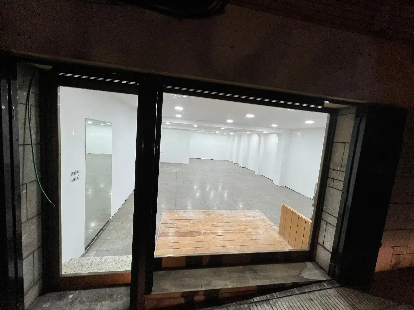 Business premises for sale in Avenida Pau casals 33