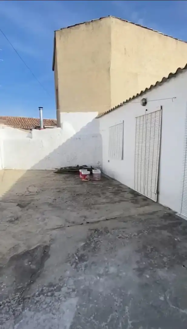 Vista exterior de Casa o xalet en venda en Campillo de Altobuey amb Traster i Moblat