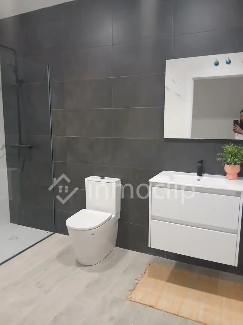 Bany de Apartament en venda en Salamanca amb Aire condicionat i Calefacció