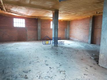 Local comercial en venda a San Mamés - La Palomera