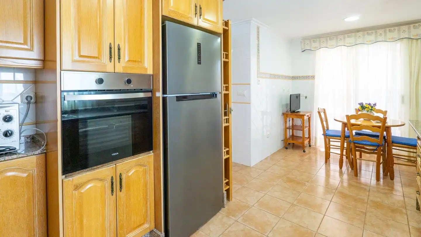 Cuina de Casa o xalet en venda en Elche / Elx amb Aire condicionat, Jardí privat i Terrassa