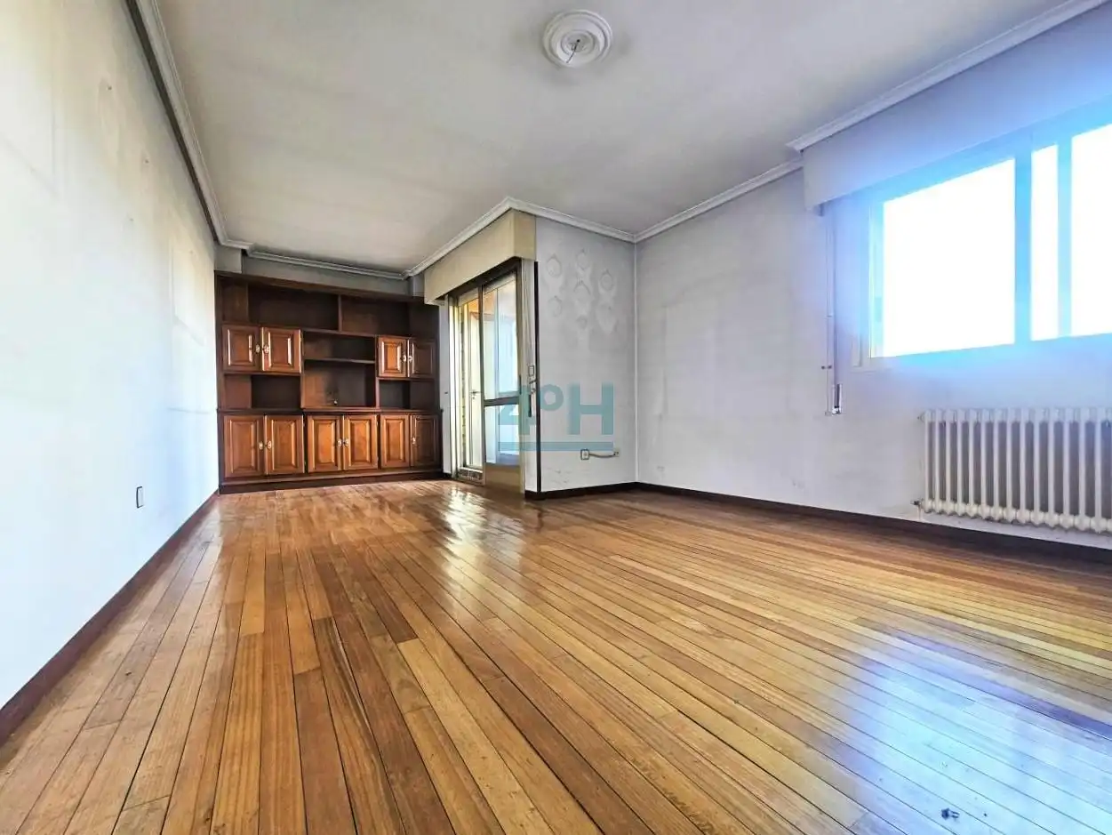 Wohnzimmer von Wohnung zum Verkauf in Ourense Capital  mit Heizung, Parkett und Terrasse