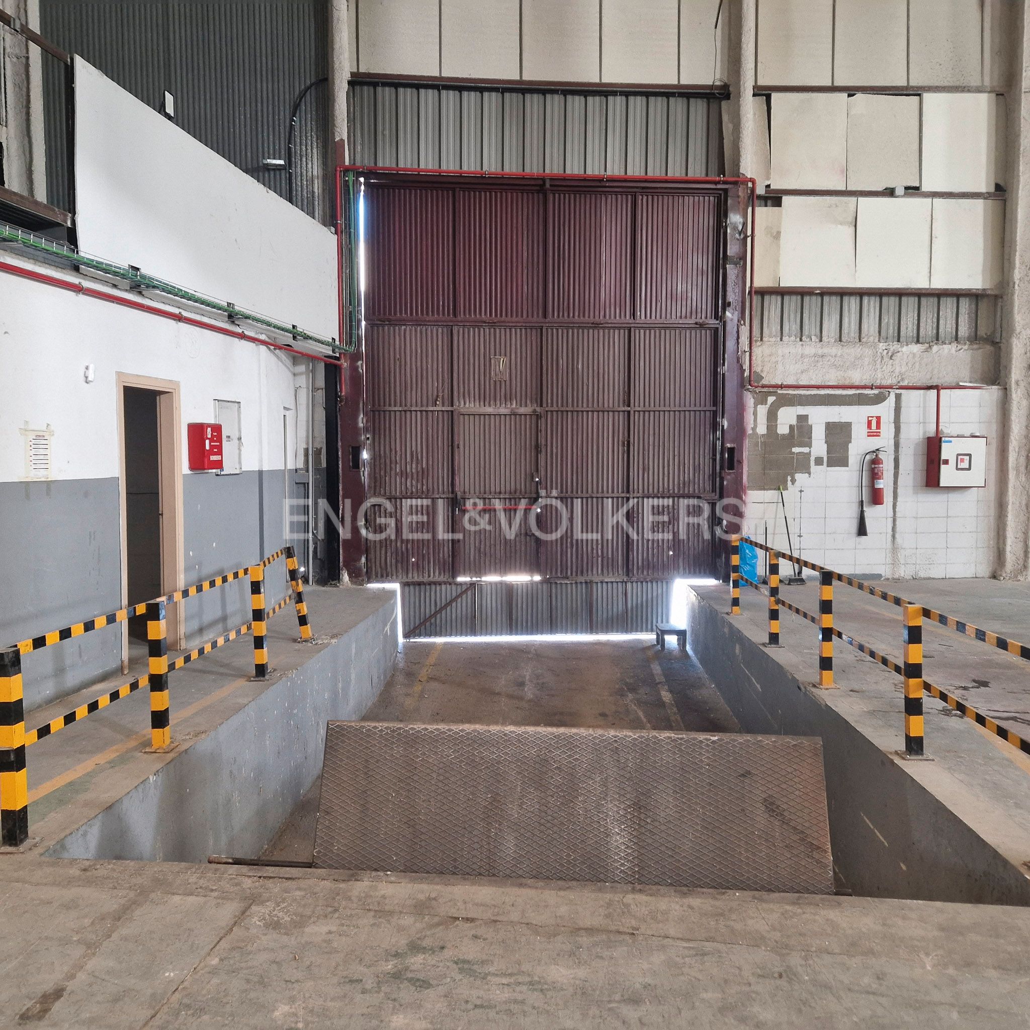 Nau industrial en venda en Sant Boi de Llobregat