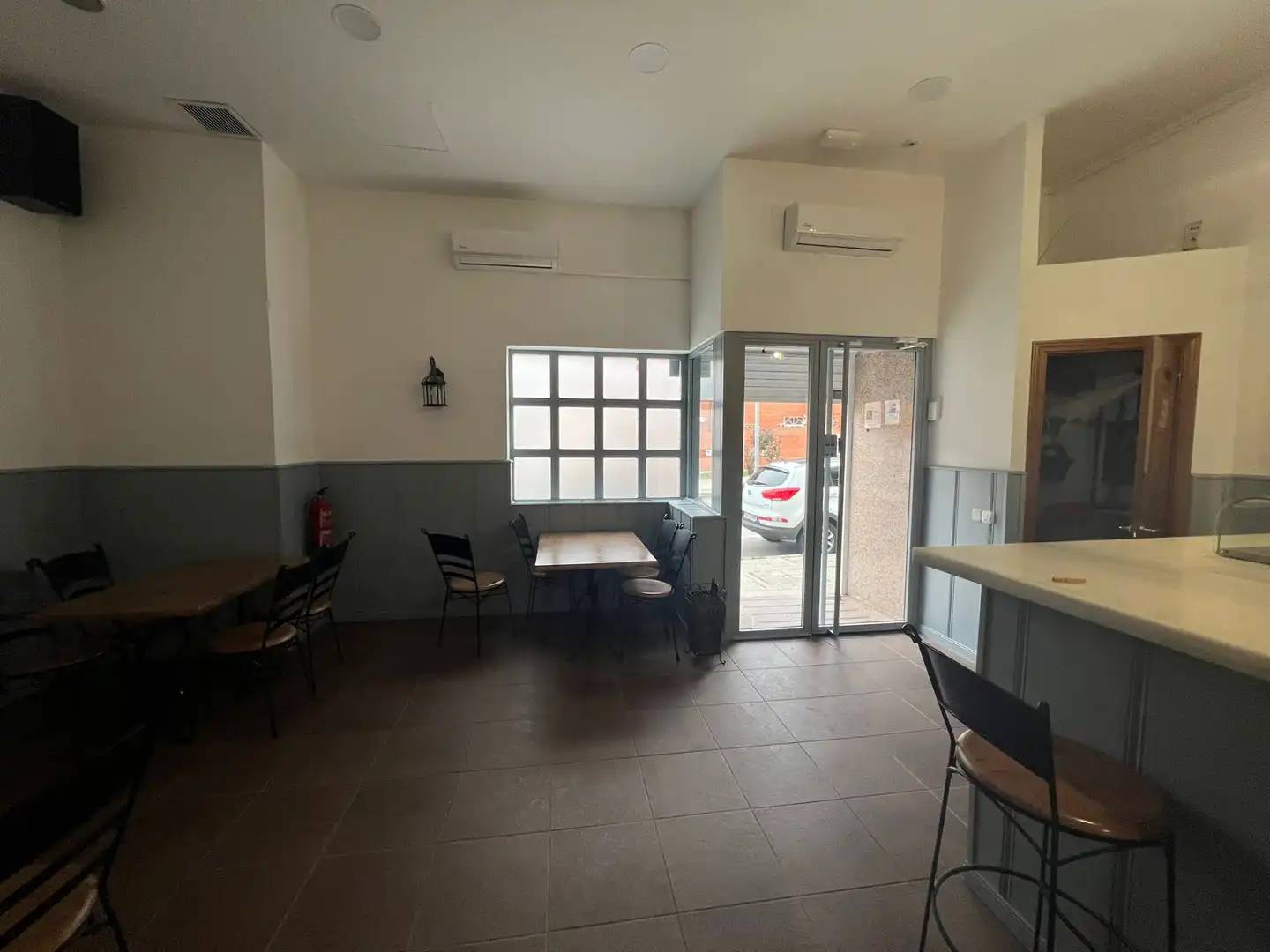 Local en venta en Velilla de San Antonio con Aire acondicionado, Calefacción y Amueblado