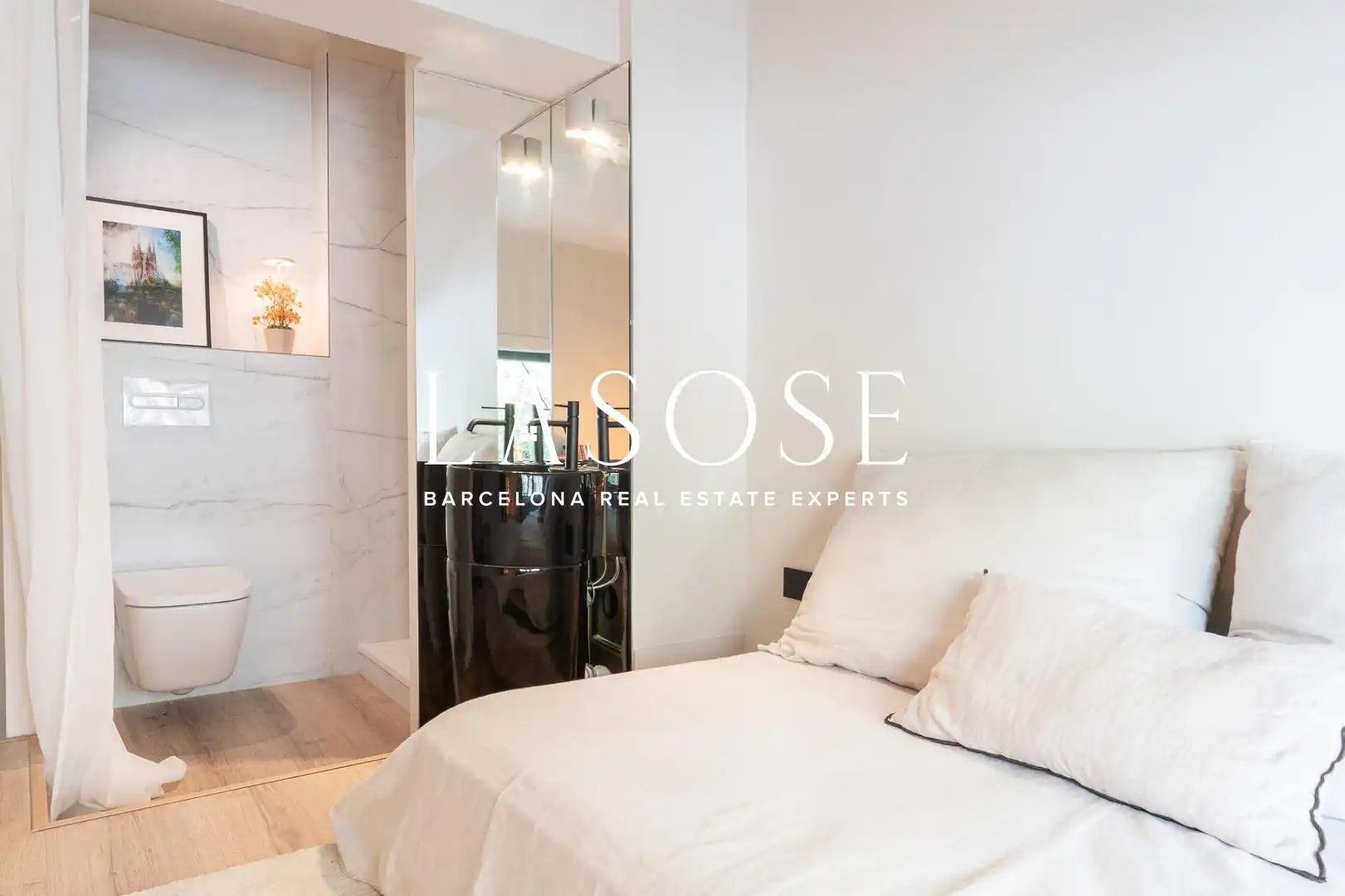 Dormitori de Apartament de lloguer en Barcelona amb Aire condicionat, Calefacció i Terrassa