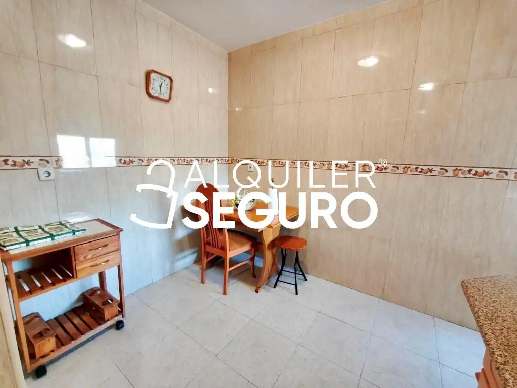 Flat for rent in Pintor Murillo, Norte - Universidad