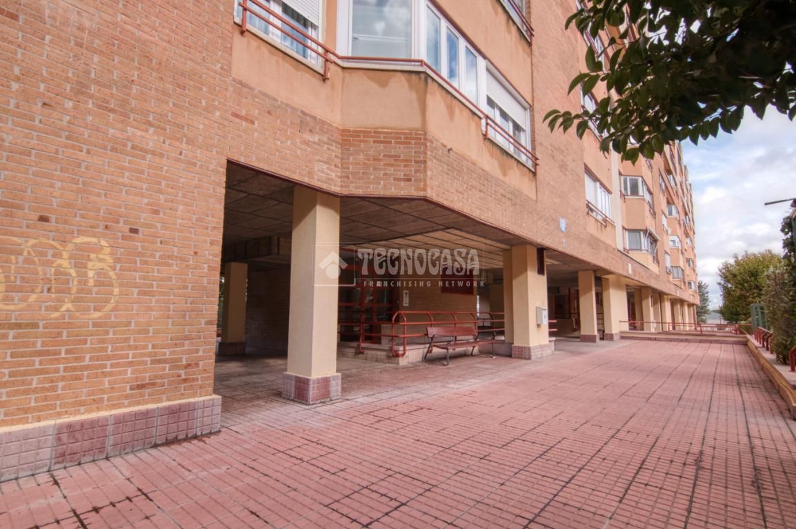 Exterior view of Flat for sale in Valladolid Capital  with Heating and Storage room