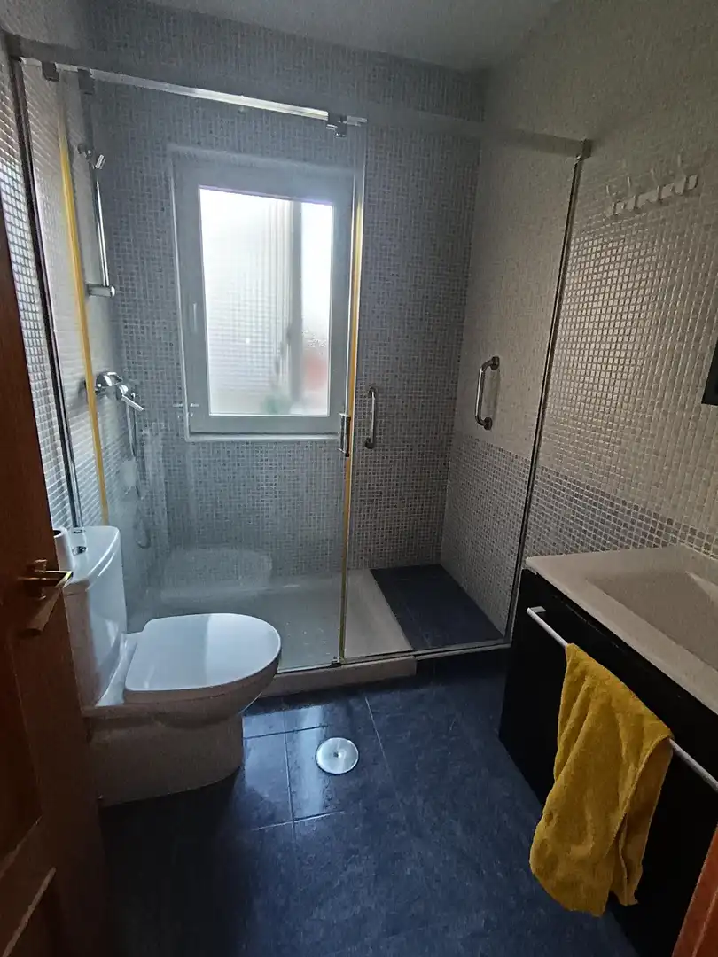 Badezimmer von Wohnung zur Miete in Valladolid mit Terrasse