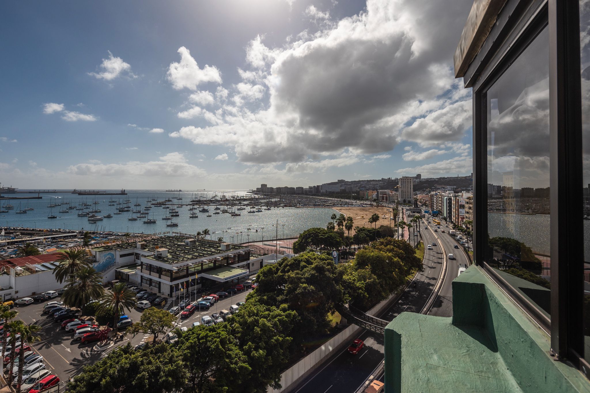 Vista exterior de Àtic en venda en Las Palmas de Gran Canaria amb Aire condicionat i Terrassa