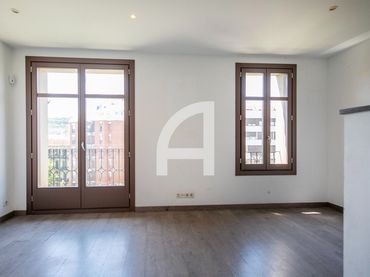 Piso con balcón en venta en Paral.Lel