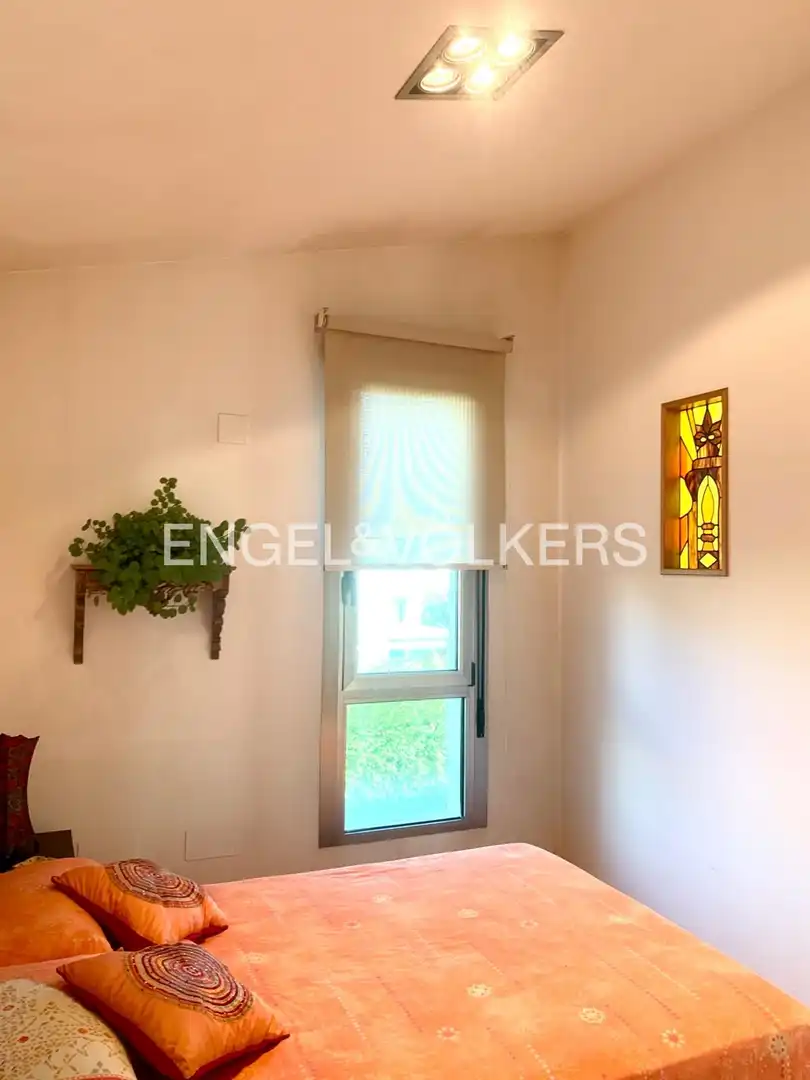 Terrassa de Casa o xalet en venda en Santa Cruz de Bezana amb Calefacció, Jardí privat i Parquet