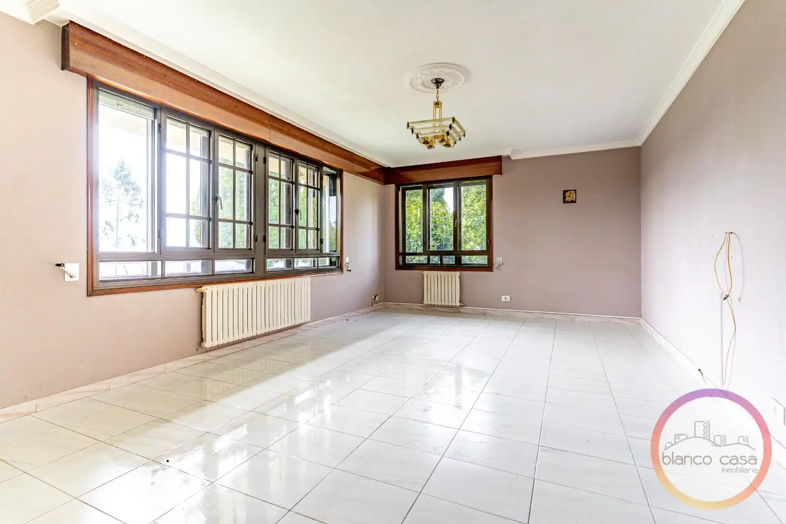 Sala de estar de Casa o chalet en venta en Carballo con Calefacción