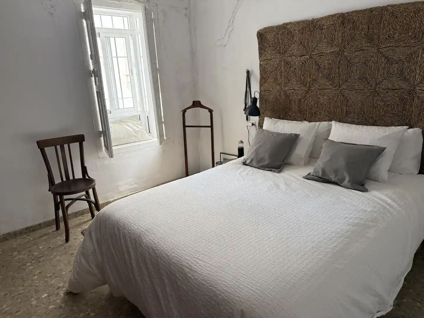 Schlafzimmer von Einfamilien-Reihenhaus zum Verkauf in Olvera mit Klimaanlage und Balkon