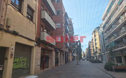 Vista exterior de Local en venda en Sant Cugat del Vallès