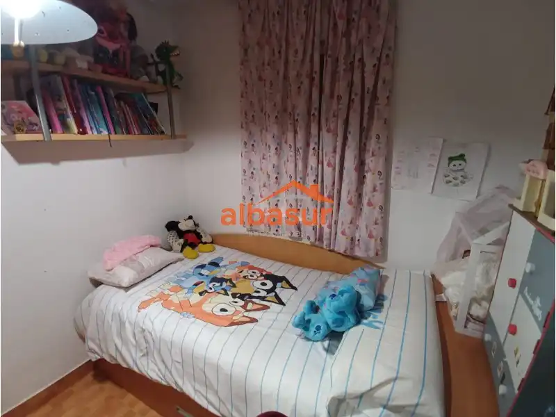 Bedroom of Flat for sale in Córdoba  with Air Conditioner and Heating