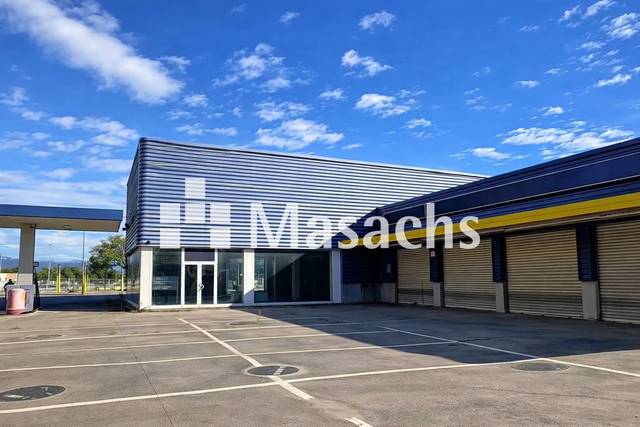 Nave industrial en Venta en Creu de la Mà