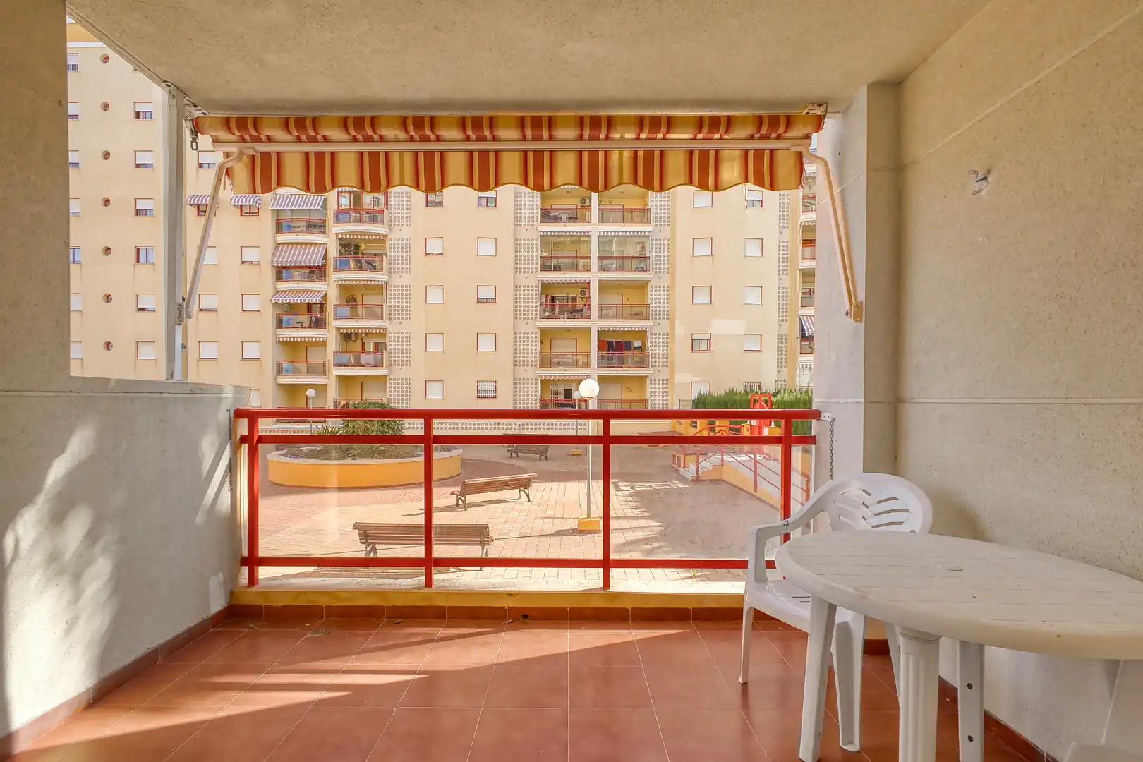 Habitación de Piso en venta en Villajoyosa / La Vila Joiosa con Terraza, Horno y Piscina comunitaria