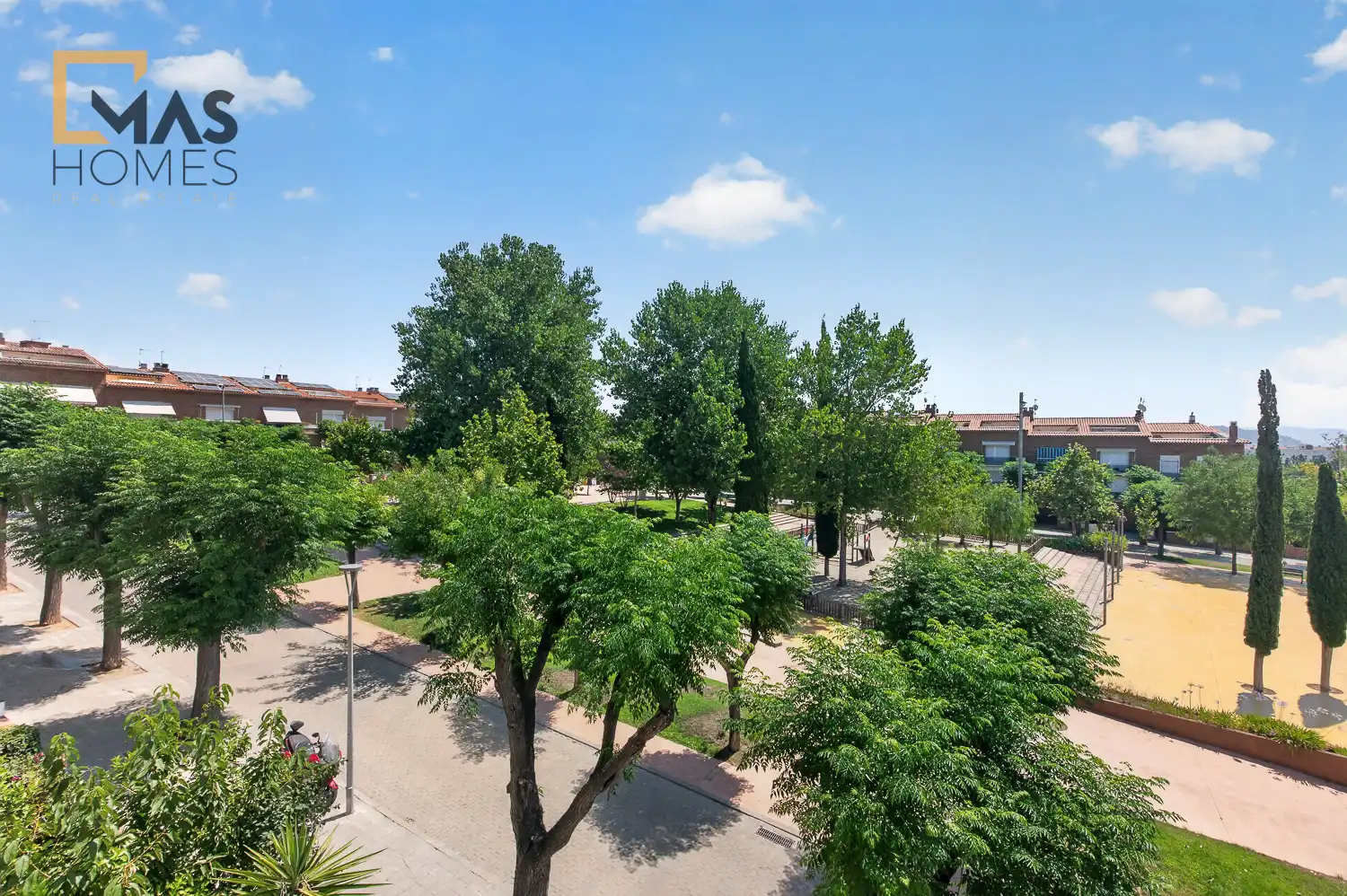 Vista exterior de Casa adosada en venda en Martorell amb Aire condicionat, Calefacció i Jardí privat