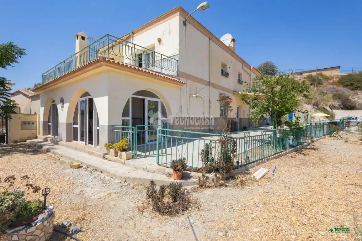 Maison rustique avec terrasse à vendre à Las Cunas - La Algarrobina