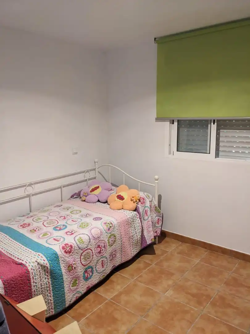 Dormitori de Casa o xalet en venda en San Roque amb Aire condicionat, Calefacció i Jardí privat