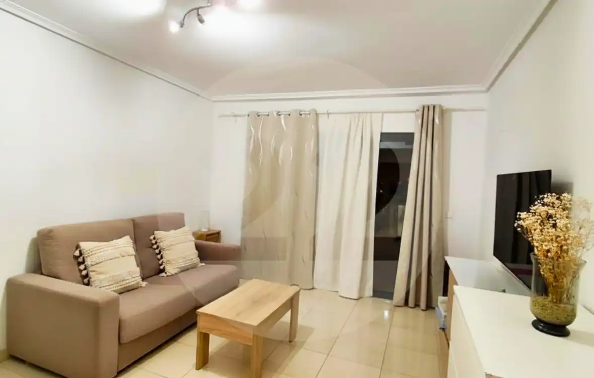 Sala de estar de Apartamento de alquiler en Benidorm con Aire acondicionado, Terraza y Piscina