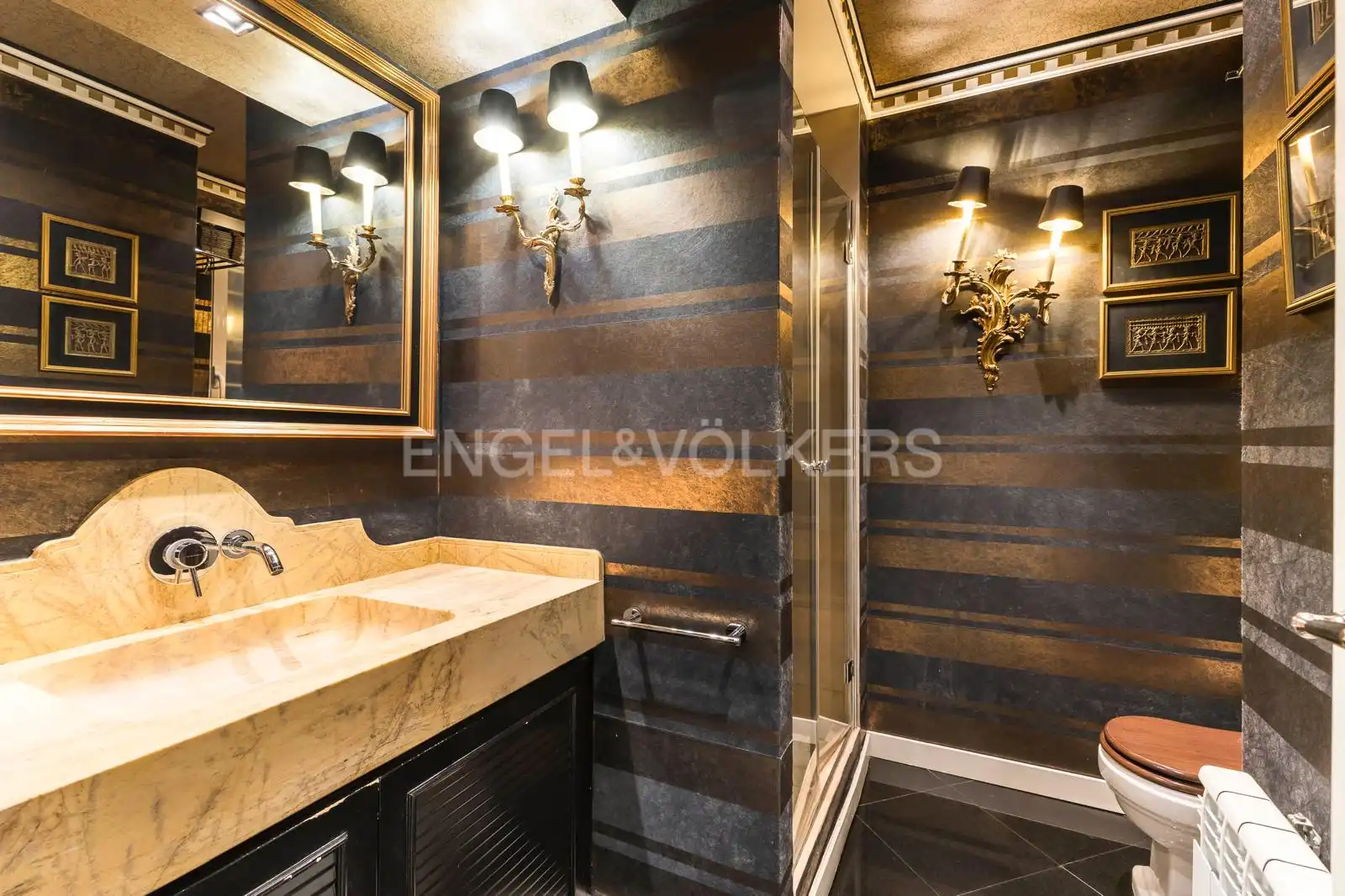 Baño de Piso de alquiler en Madrid con Aire acondicionado, Calefacción y Parquet