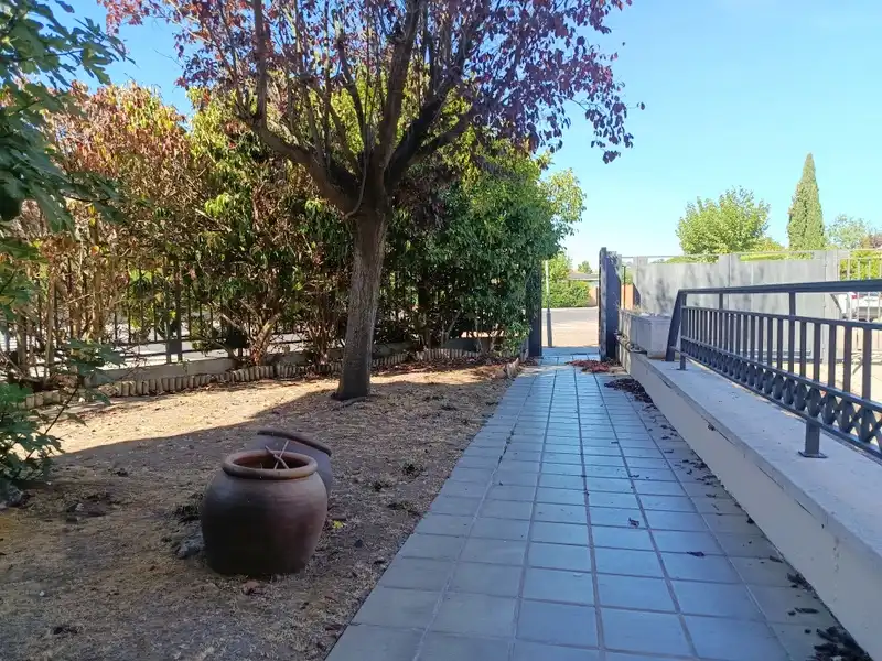 Semi-detached house with pool for sale in Simancas, imagen 20