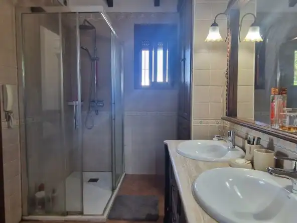 Bany de Casa o xalet en venda en Alhaurín El Grande amb Aire condicionat, Jardí privat i Terrassa