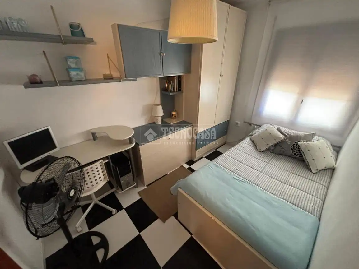 Bedroom of Flat for sale in Málaga  with Air Conditioner and Furnished