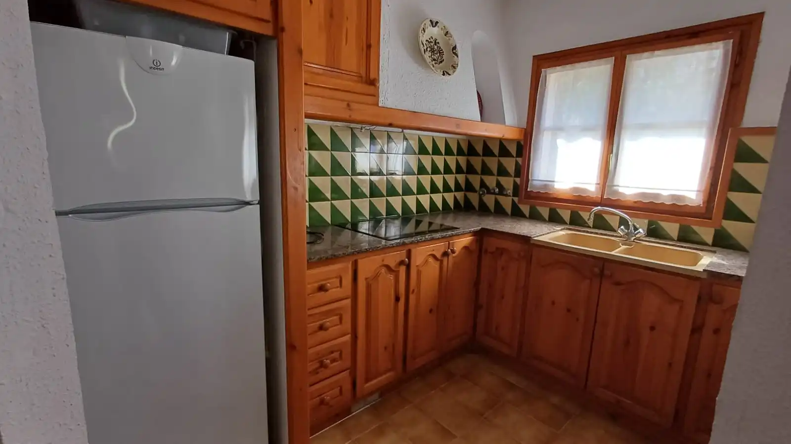 Cuina de Casa adosada en venda en Roda de Berà amb Jardí privat i Alarma