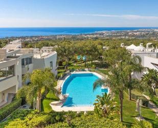 Piscina de Casa adosada de lloguer en Marbella amb Aire condicionat, Terrassa i Piscina