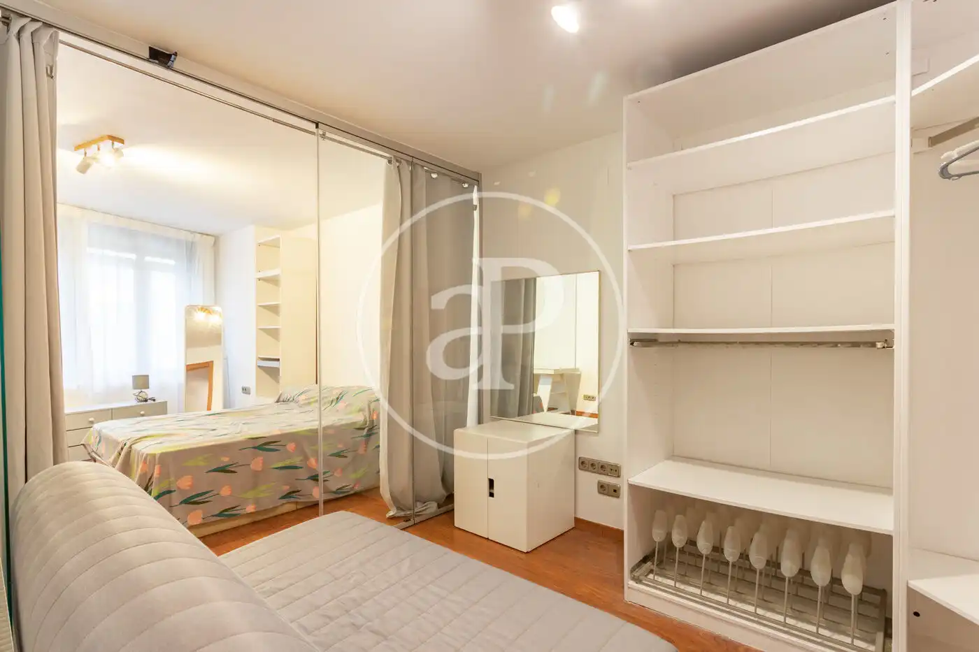 Schlafzimmer von Wohnung zur Miete in Barcelona mit Heizung und Möbliert