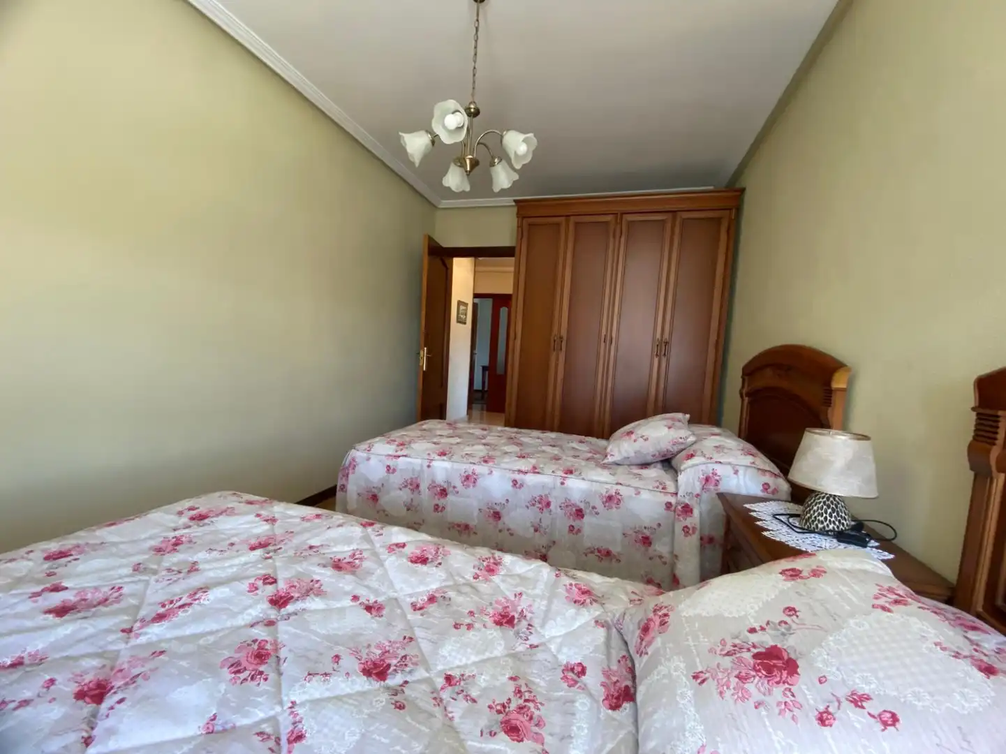 Schlafzimmer von Wohnung zur Miete in Siero mit Heizung und Privatgarten