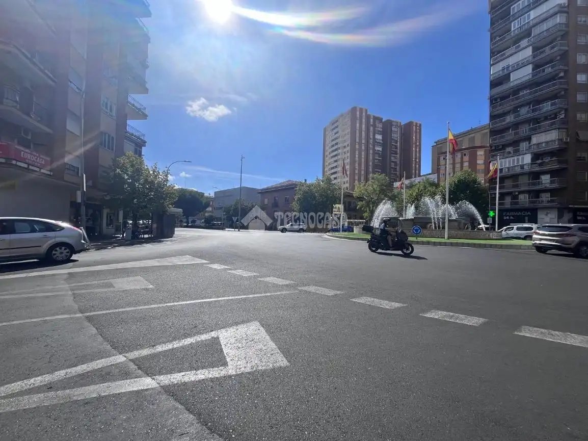 Pis amb terrassa en venda a El Pilar - La Estación, imagen 3